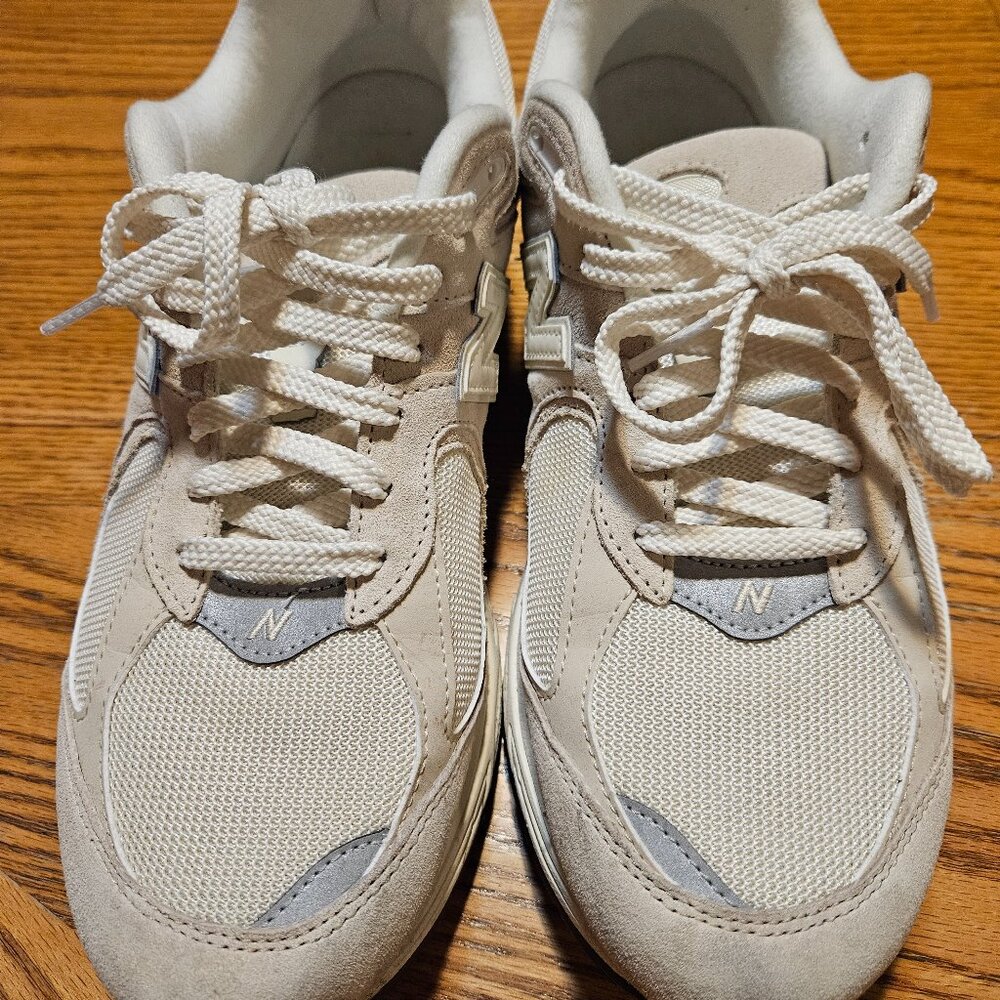 New Balance 2002R Taupe - size 10.5